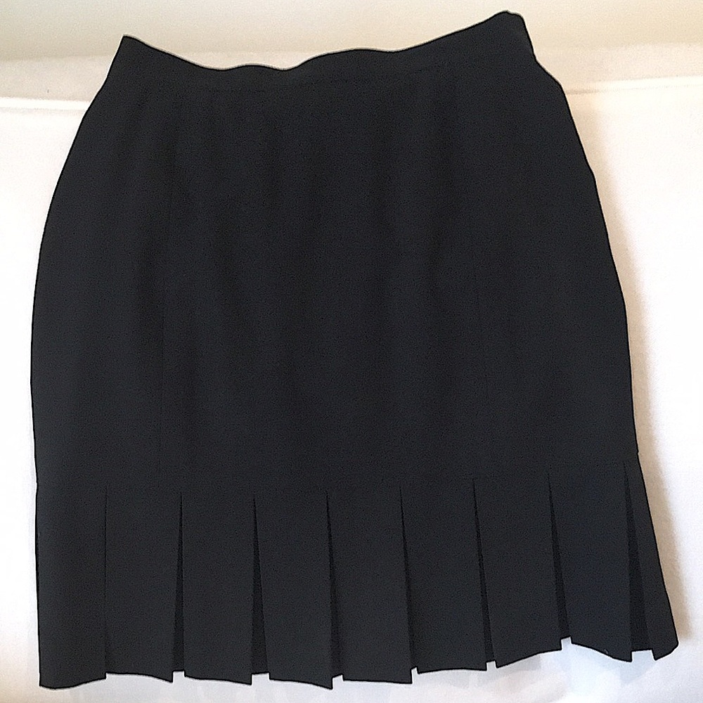 CHANEL - authentic Chanel Sexy Fringed skirt